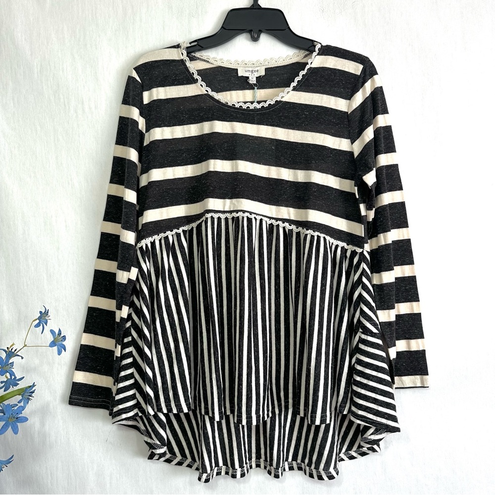Umgee Women’s Black Cream Striped Long Sleeve Blouse - NWT